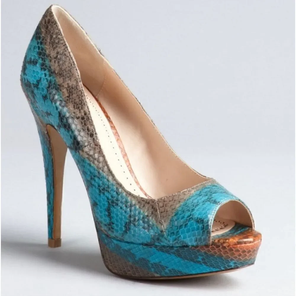Pour La Victoire Snakeskin Peep-Toe Platform Heels – Size 8.5